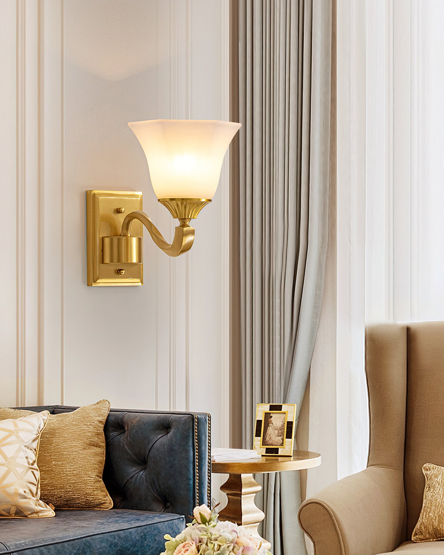 Lindby Wall Lamp