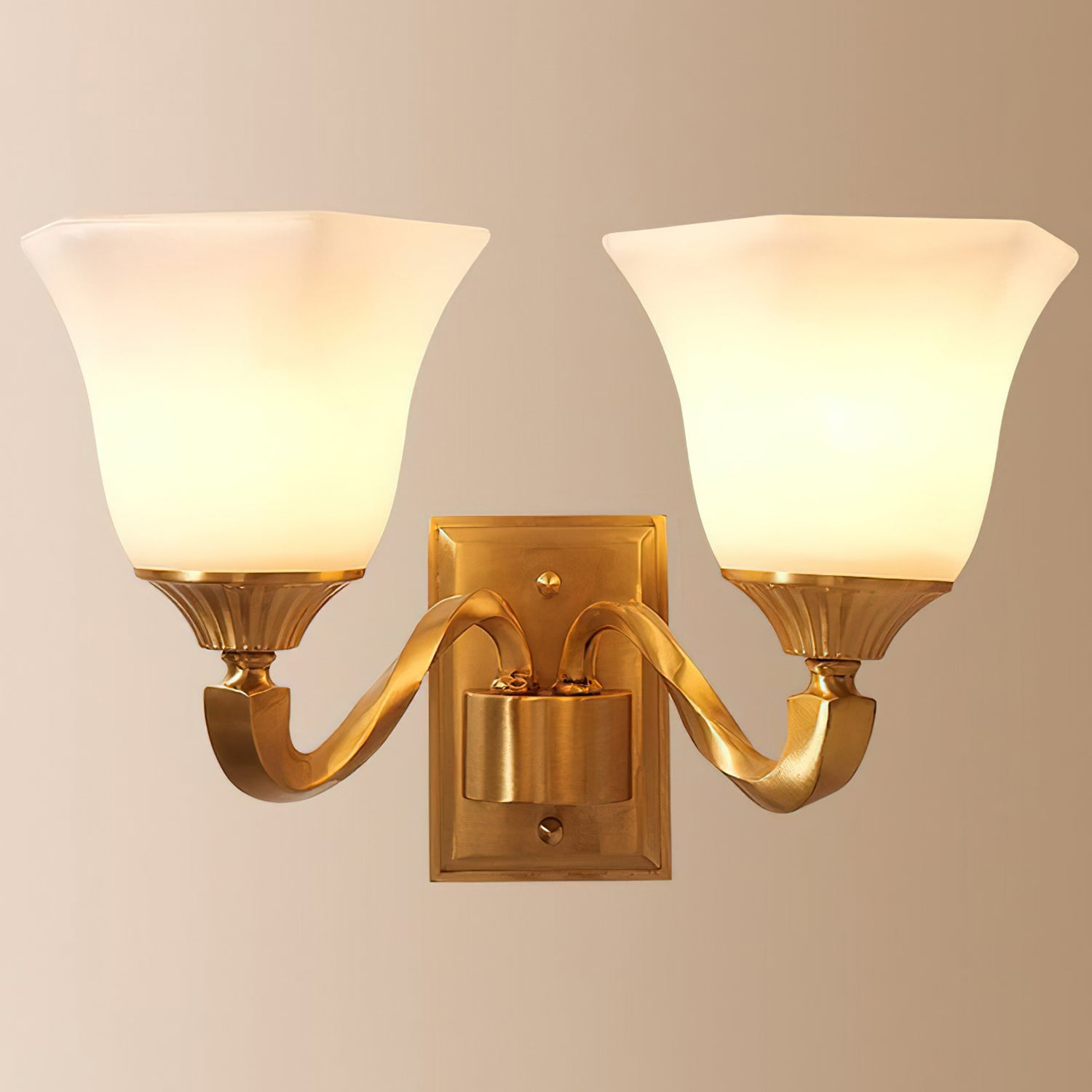 Lindby Wall Lamp