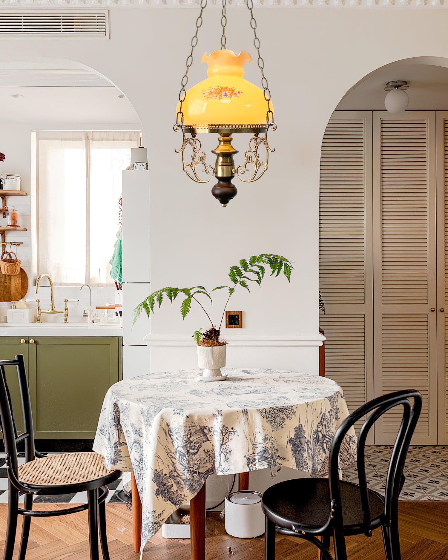 Meefad Chandelier
