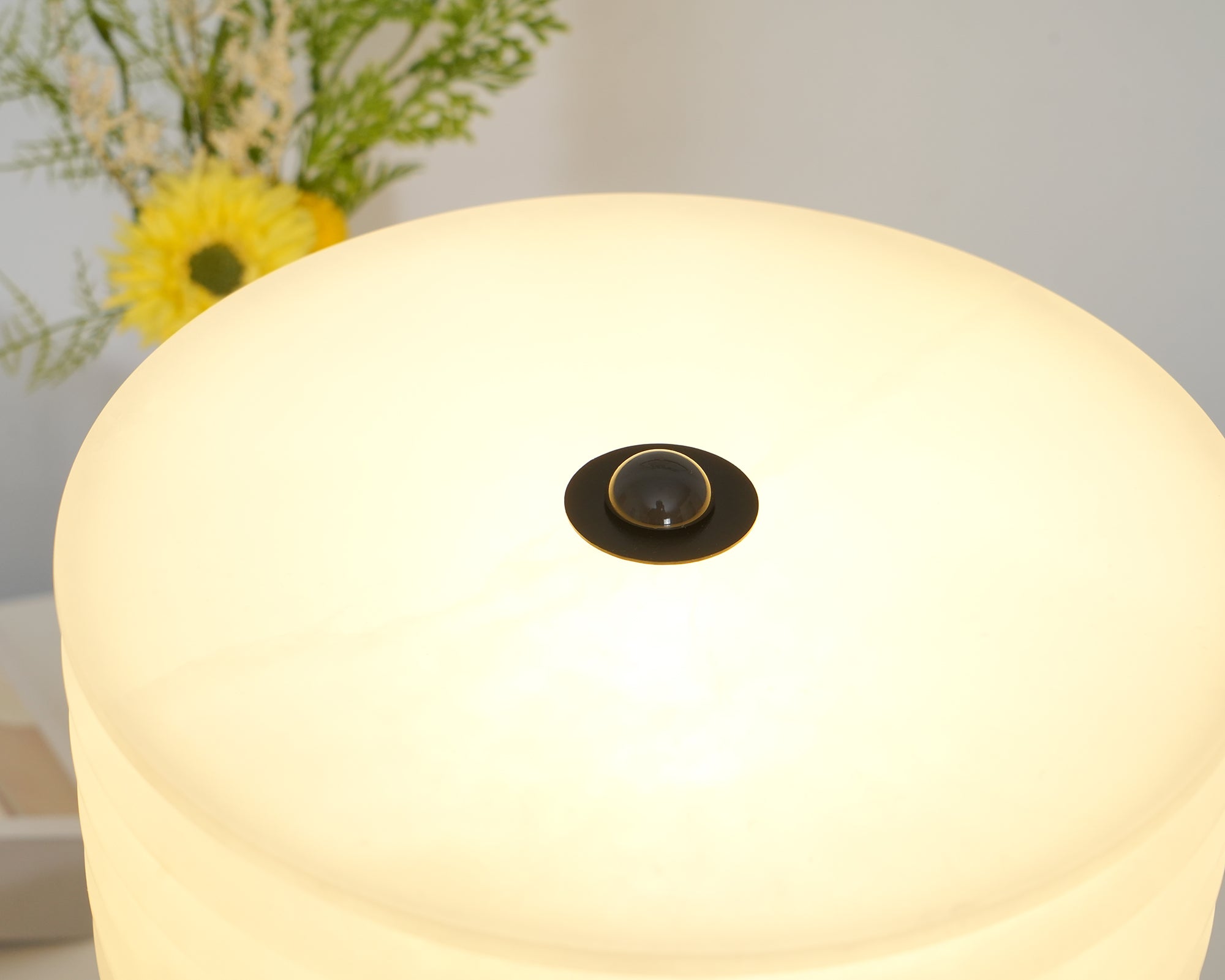 Outela Table Lamp