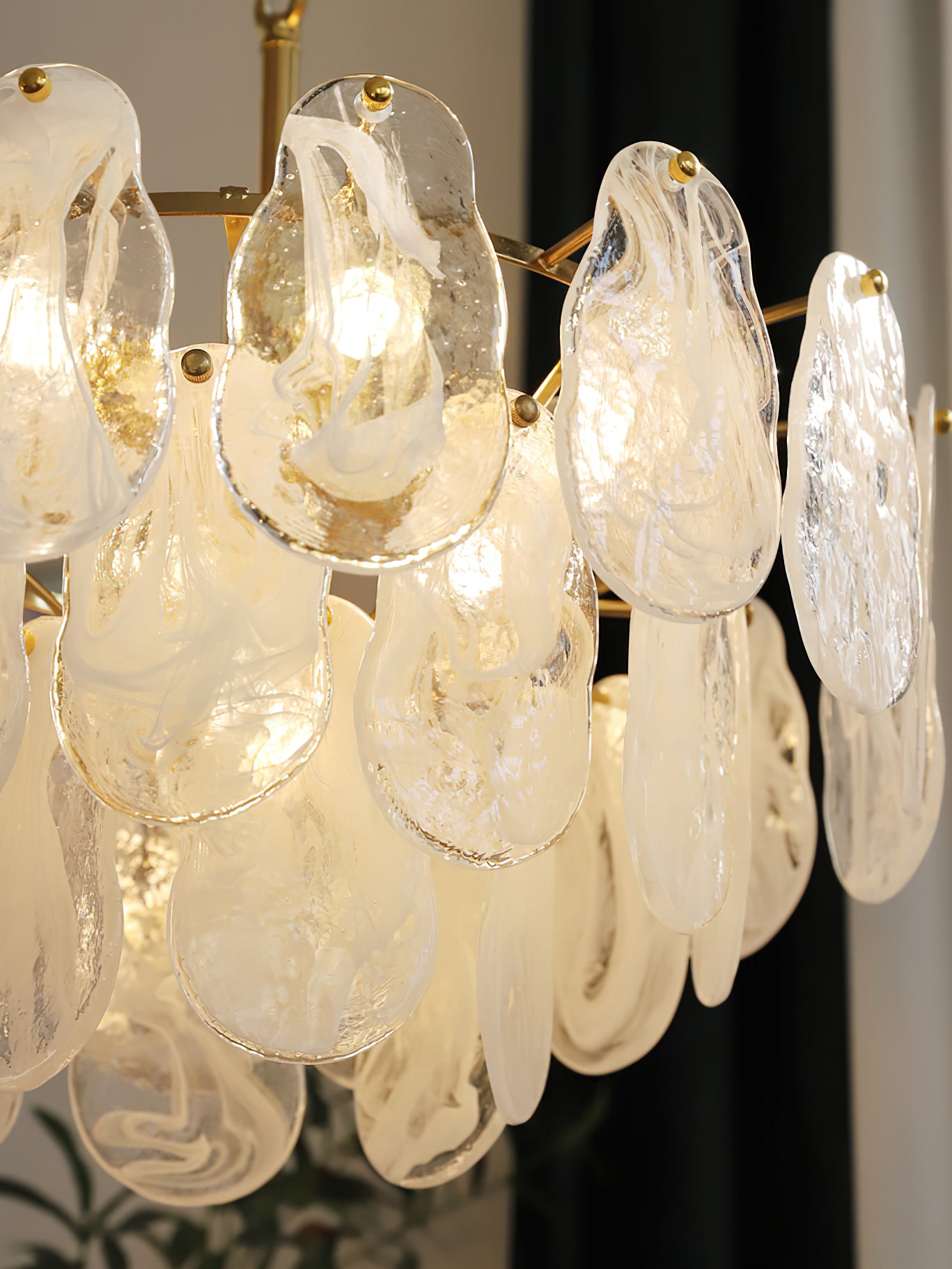 Round Cloud Glass Chandelier