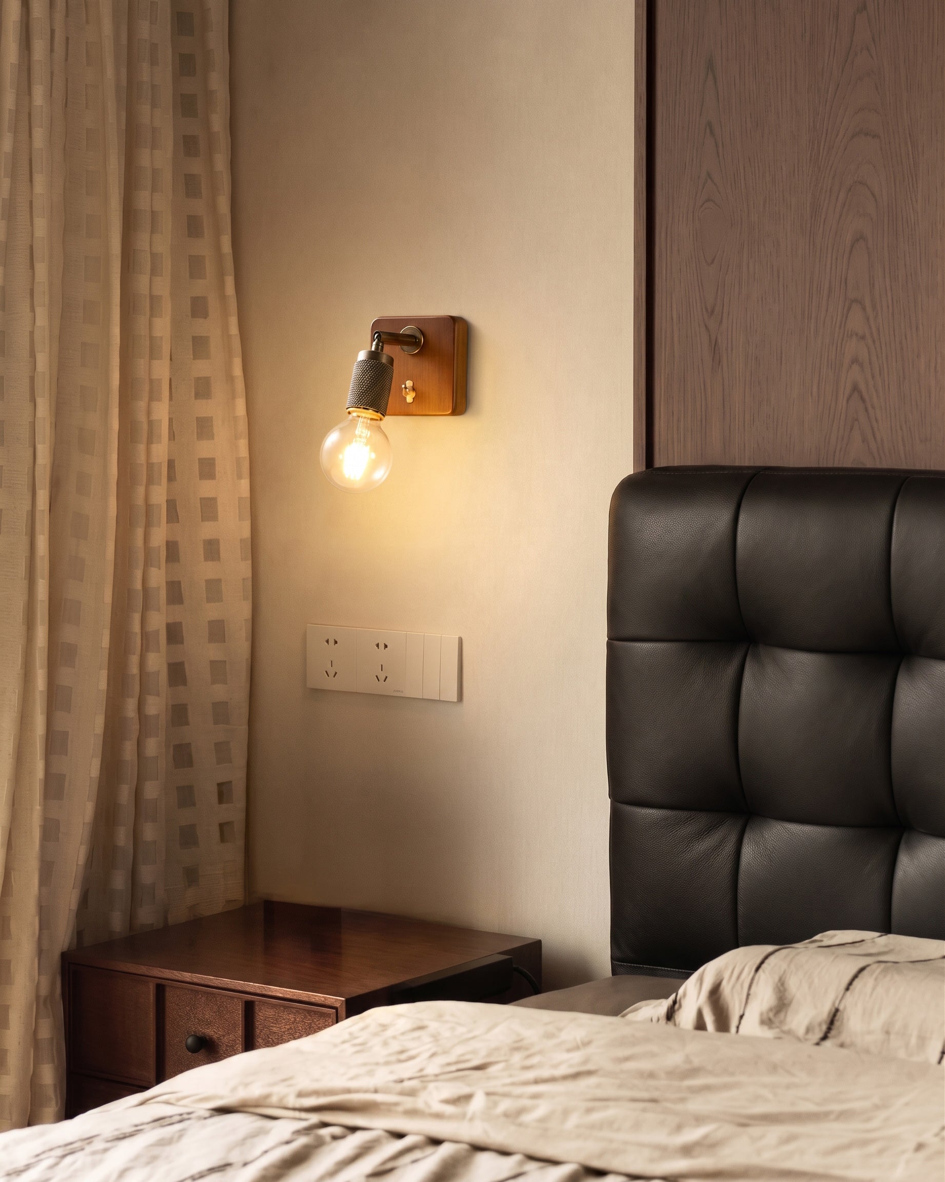 Silas Wood Wall Sconce