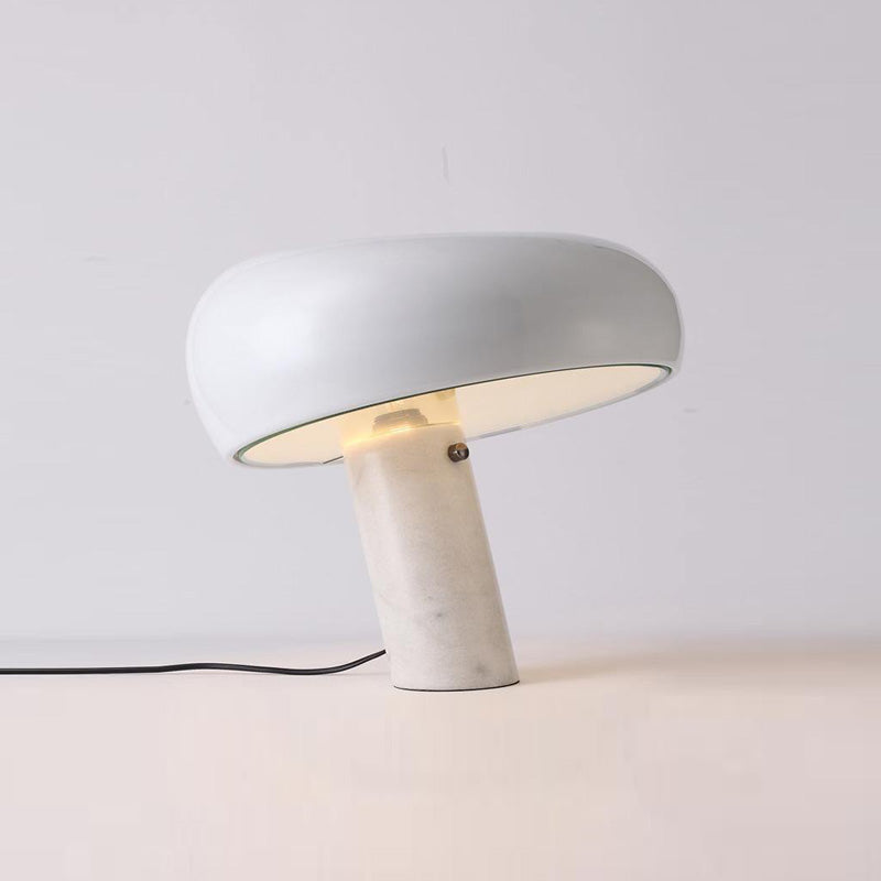 Lampe de table en marbre d'art