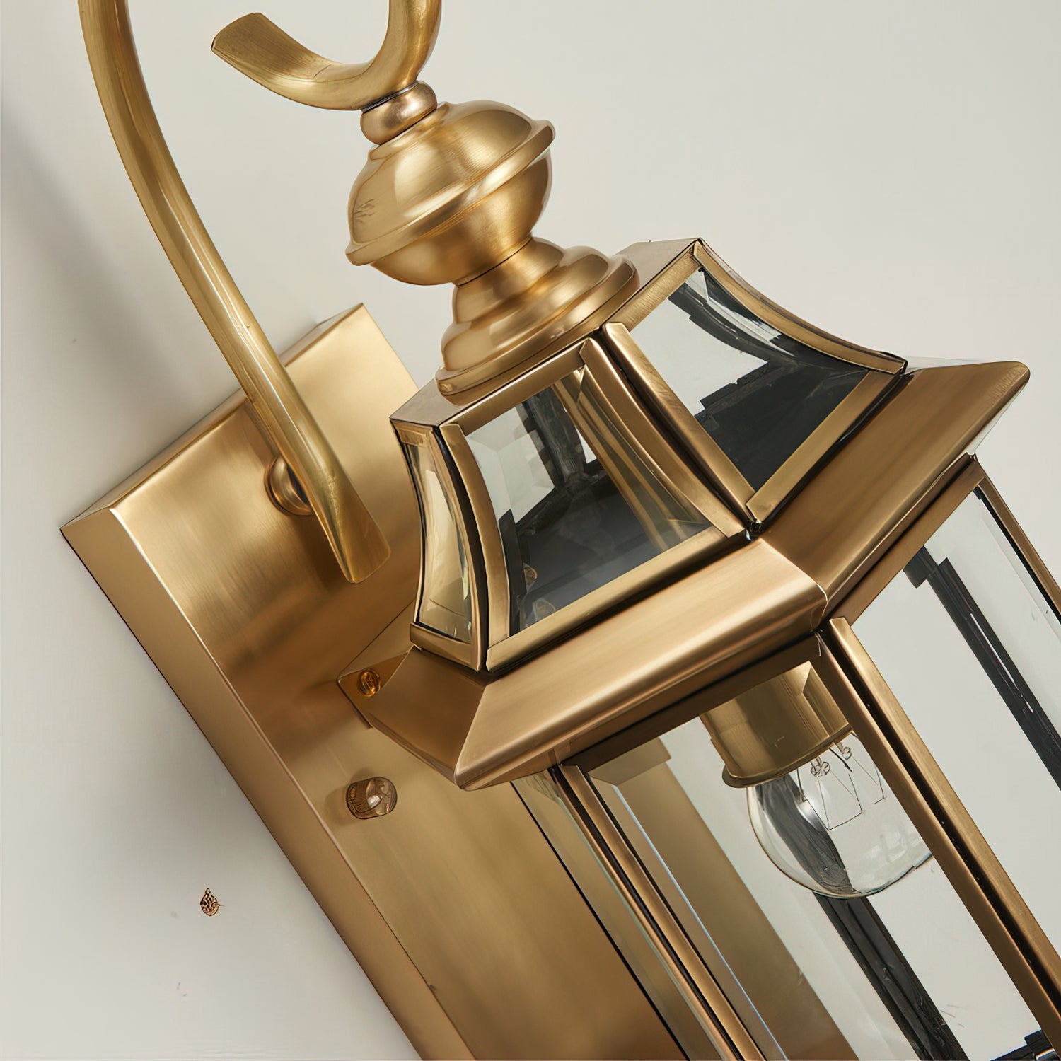 Speight Outdoor Wall Lamp