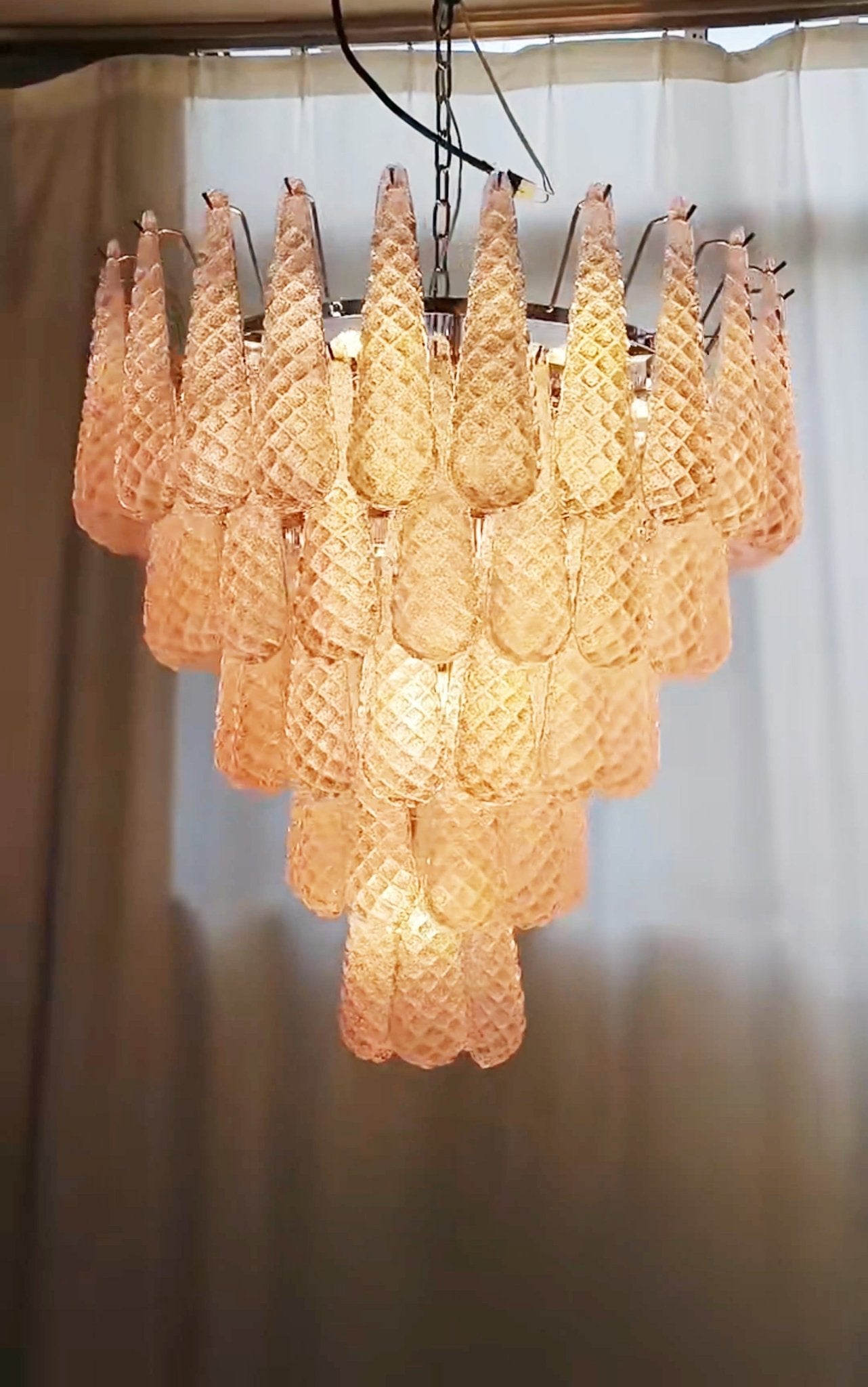 Triedri Teardrop Chandelier
