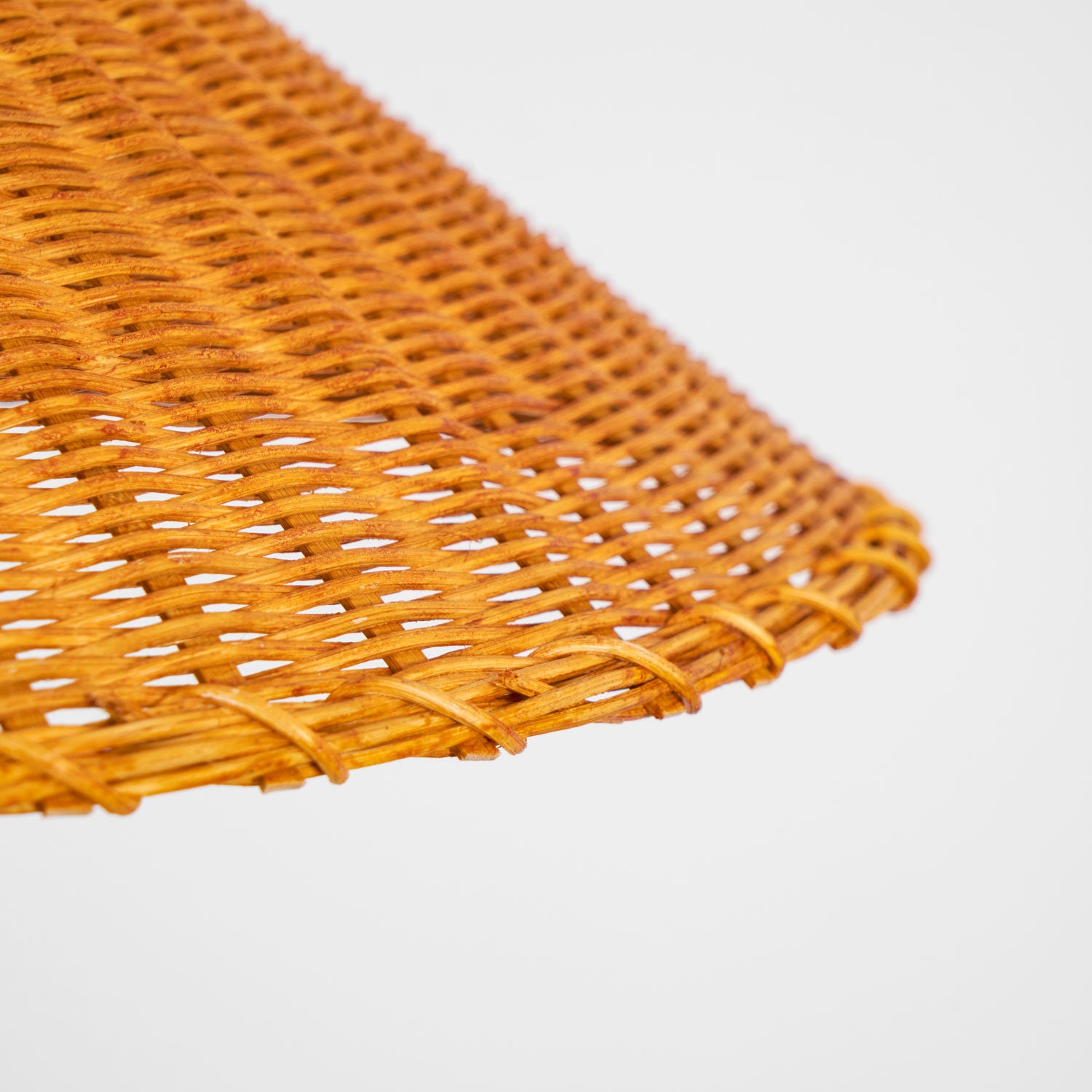 Rattan Circle Waiting Floor Lamp