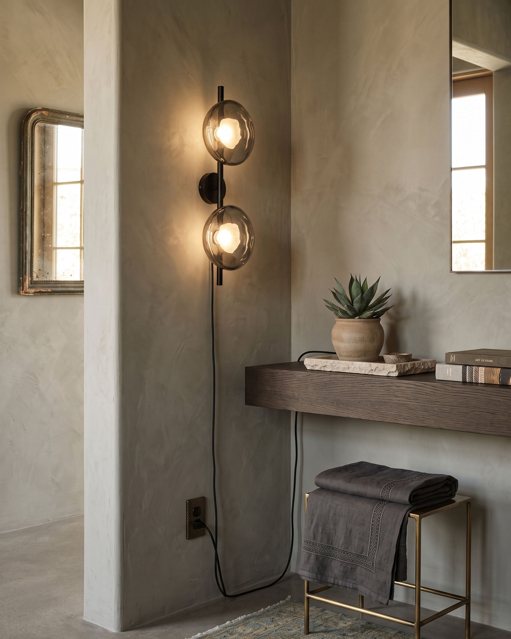 Ceto Plug-In Wall Sconce