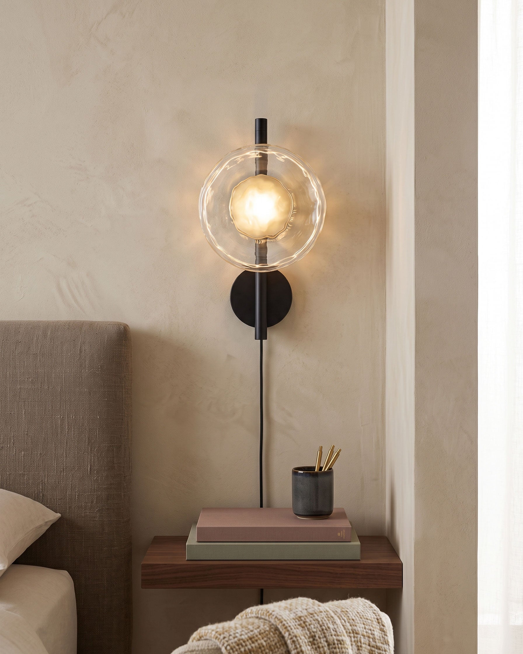 Ceto Plug-In Wall Sconce