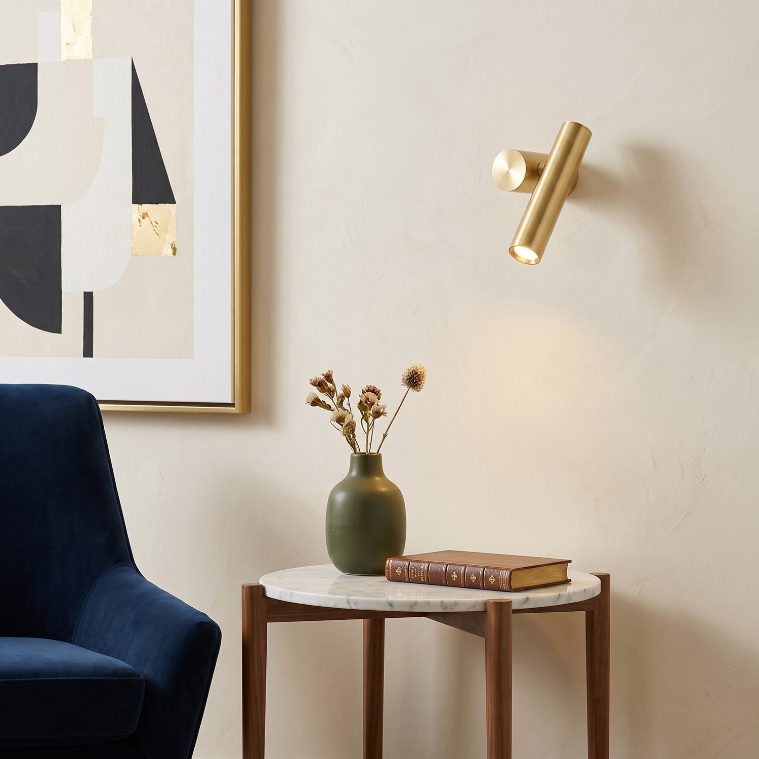 Evander Minimalist Wall Sconce