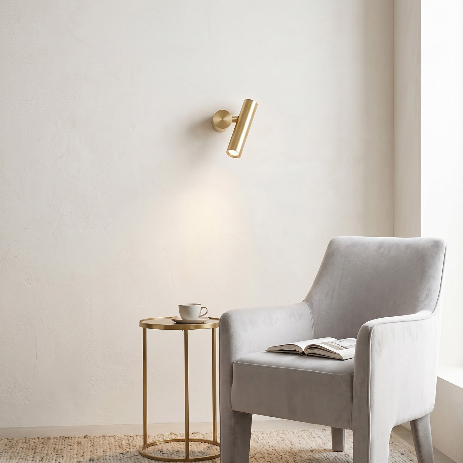Evander Minimalist Wall Sconce