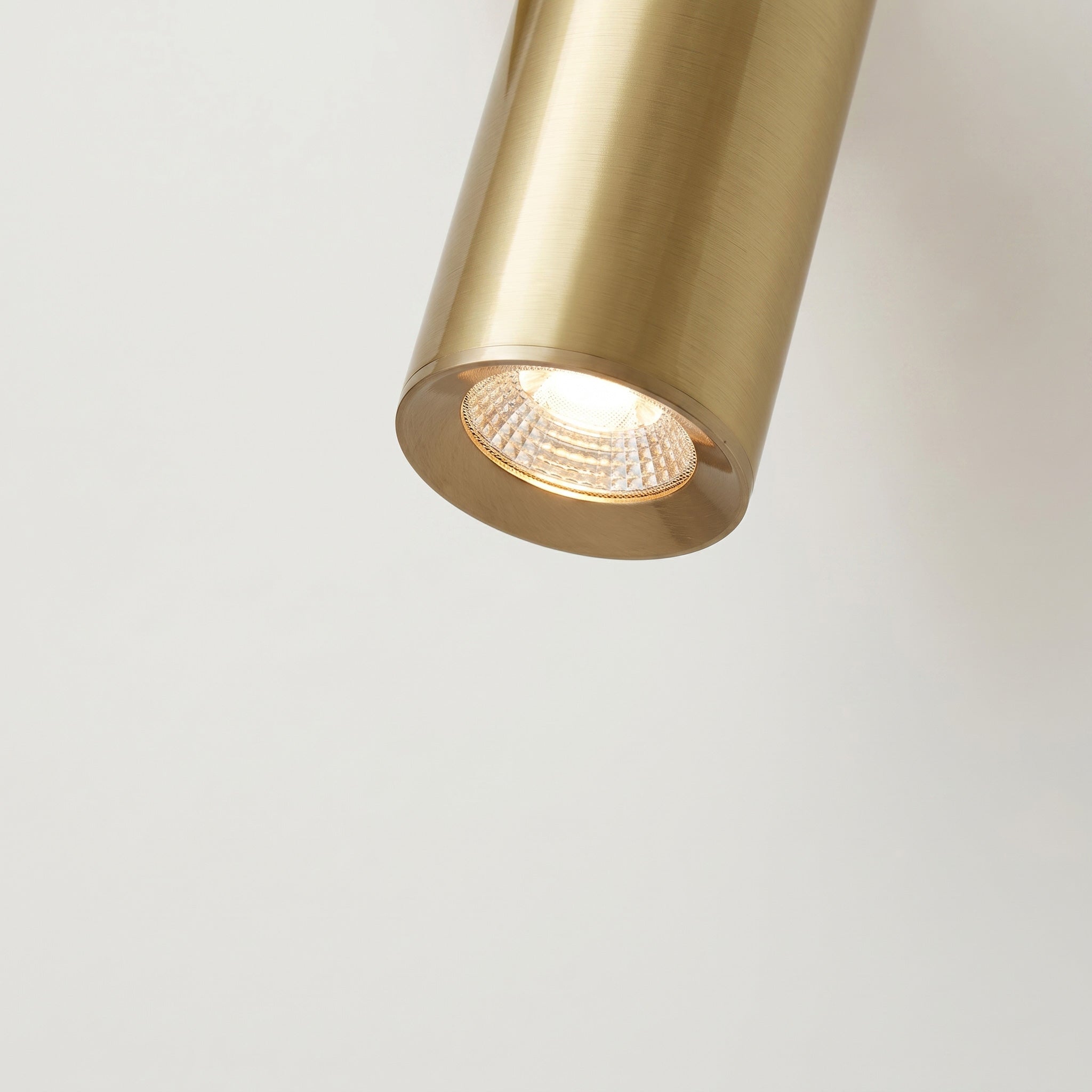Evander Minimalist Wall Sconce