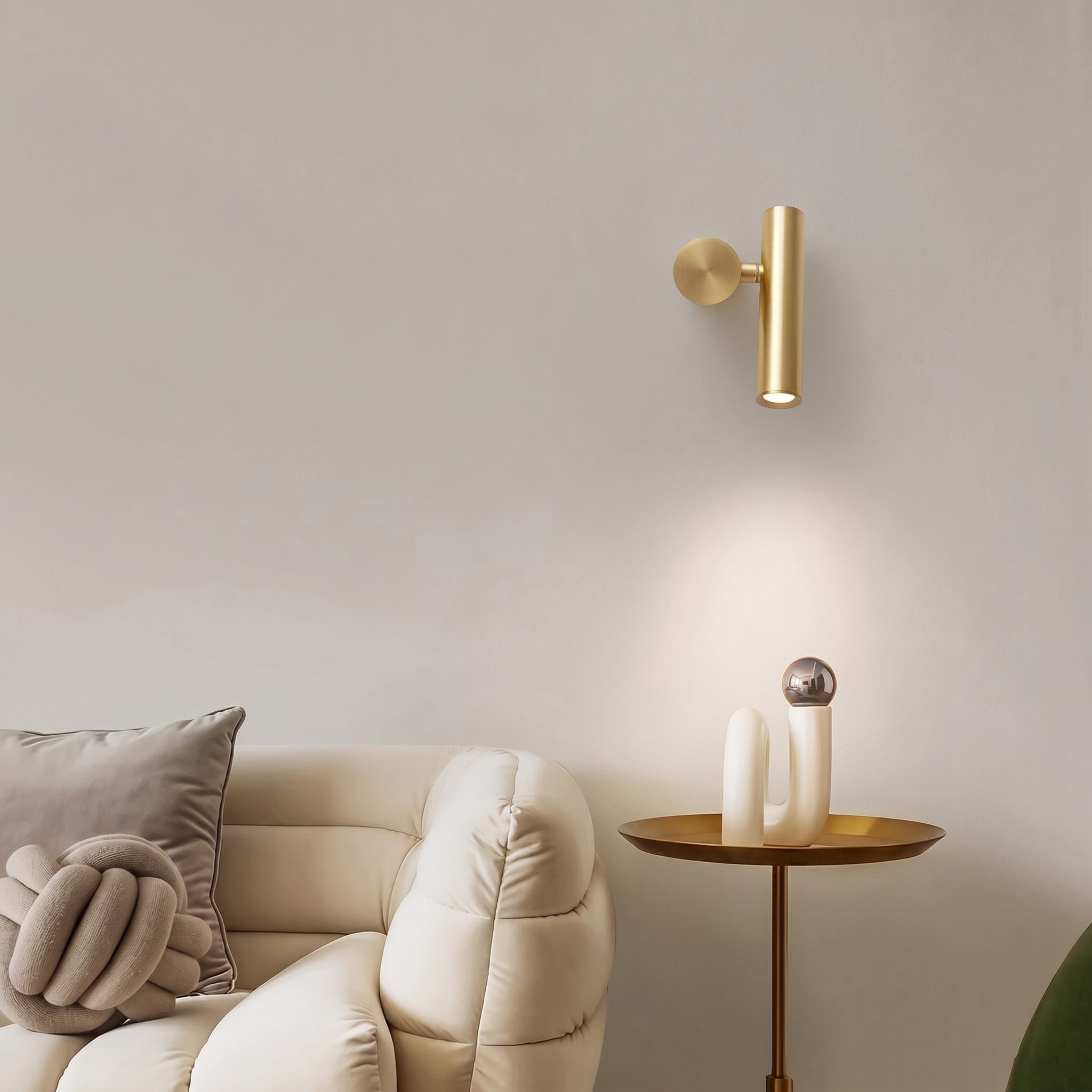 Evander Minimalist Wall Sconce