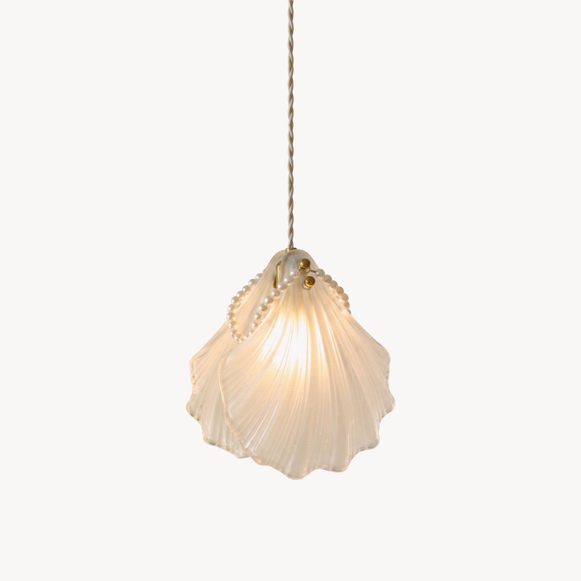 Faye Ribbed Shell Pendant Light