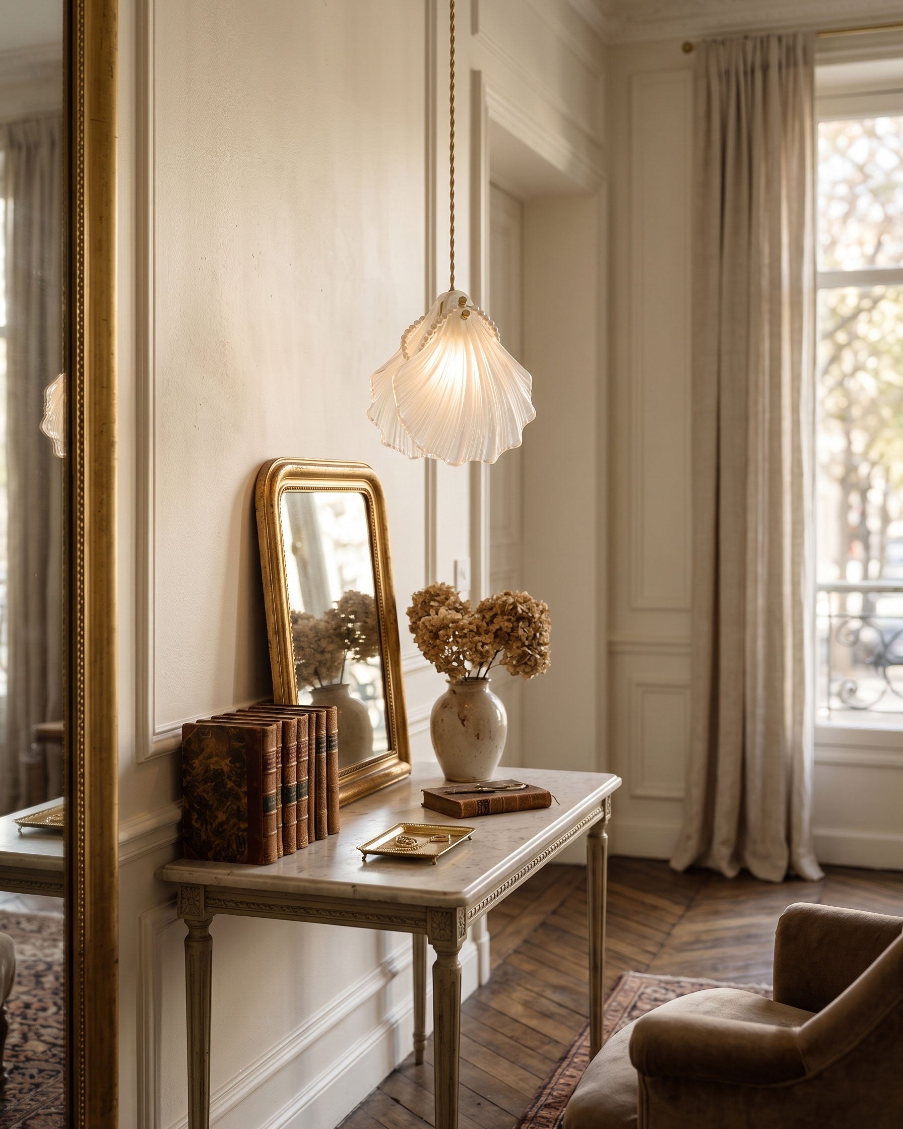 Faye Ribbed Shell Pendant Light