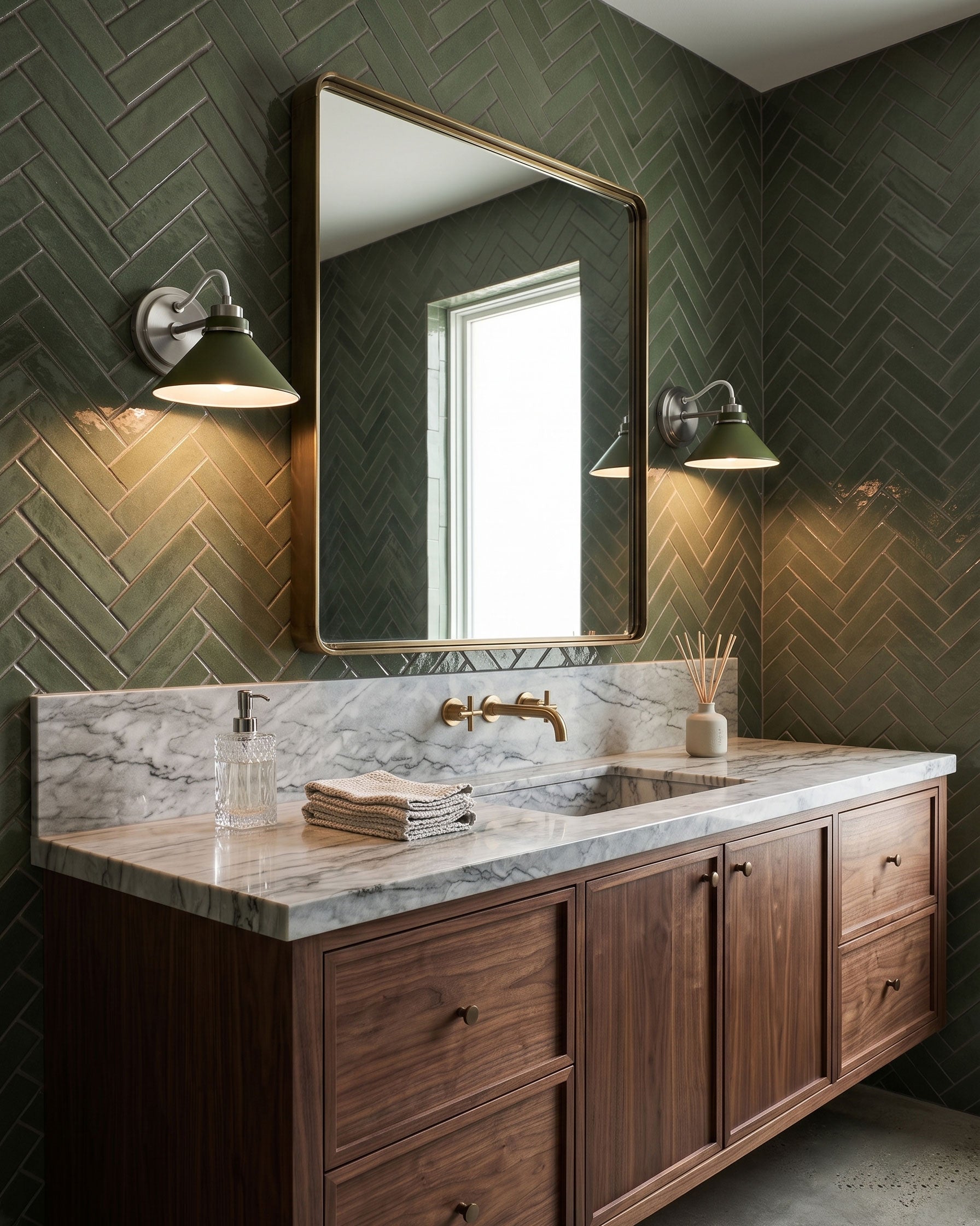 Hoyt Wall Sconce