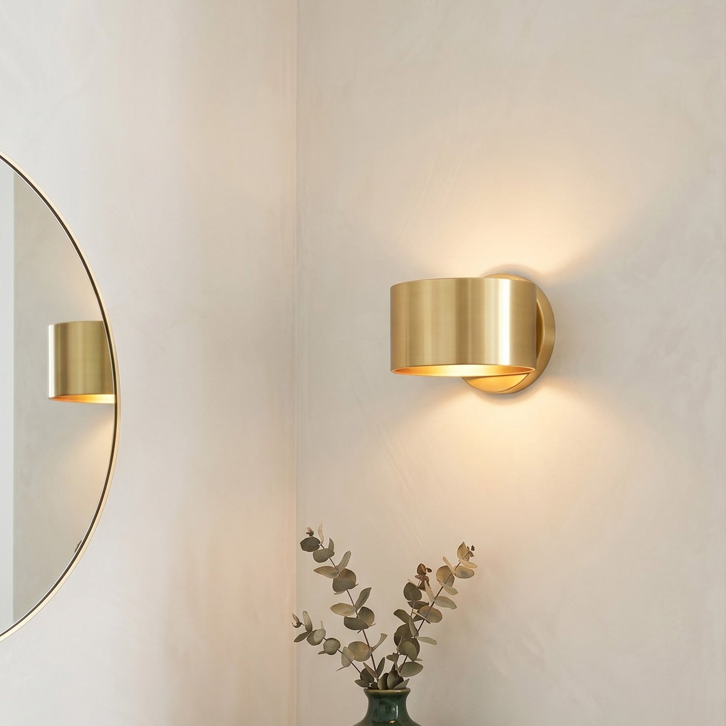 Kael Curved Wall Sconce