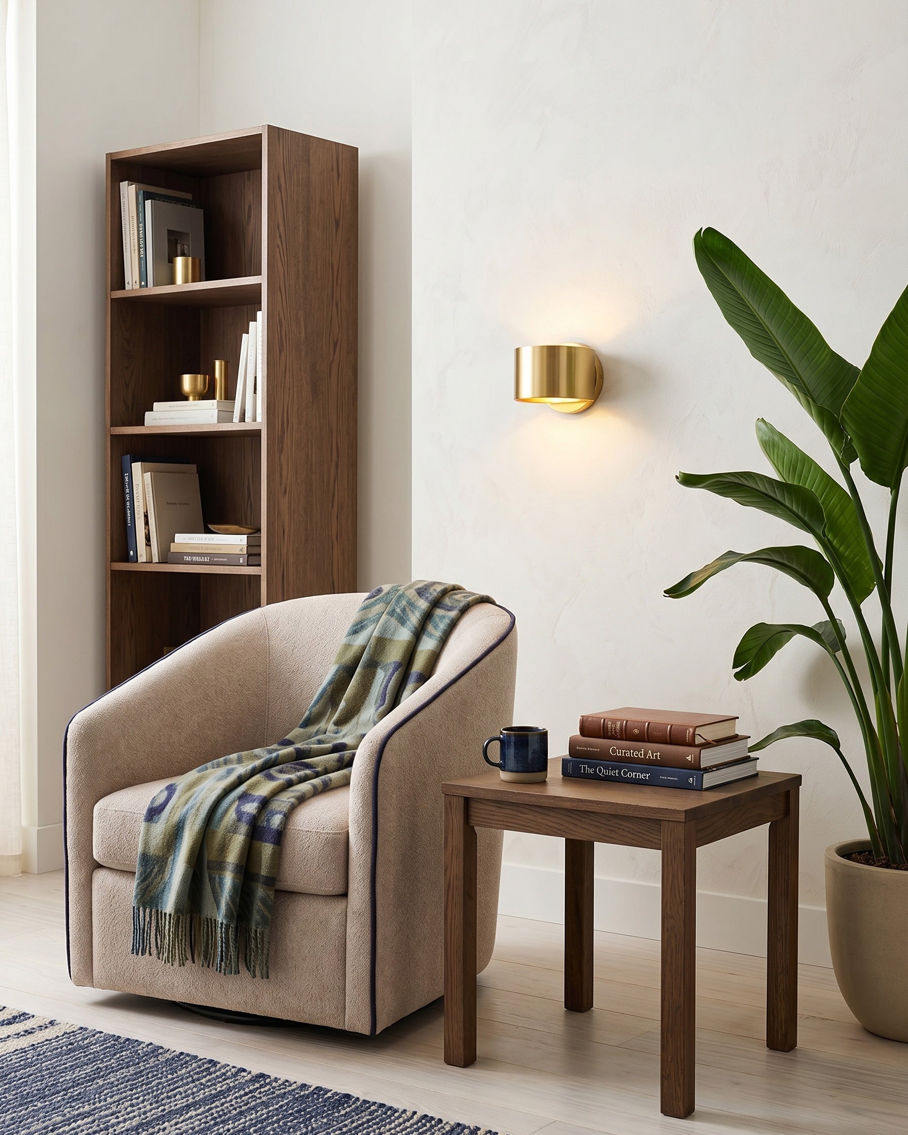 Kael Curved Wall Sconce