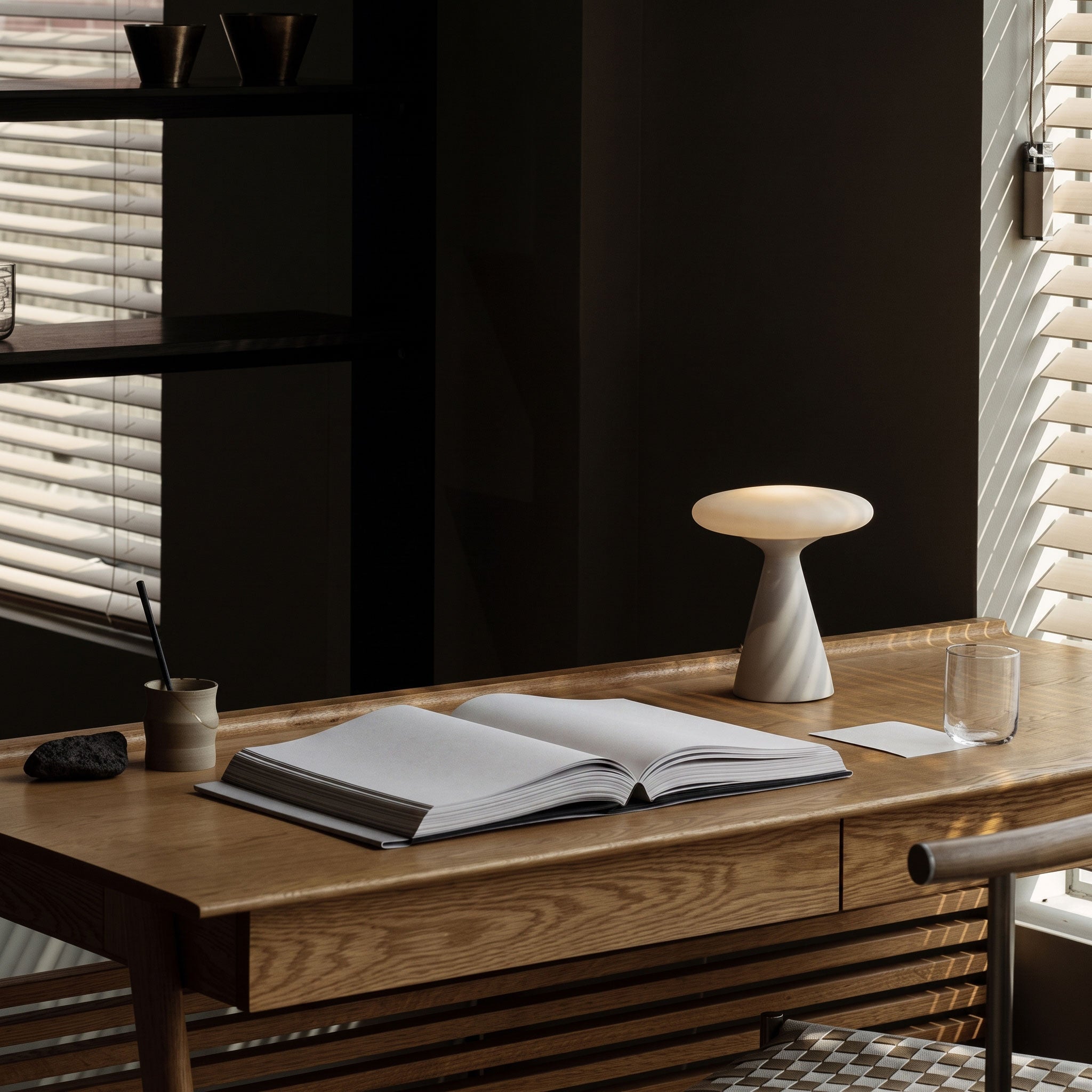 Lorcan Matte Table Lamp (built-in battery)