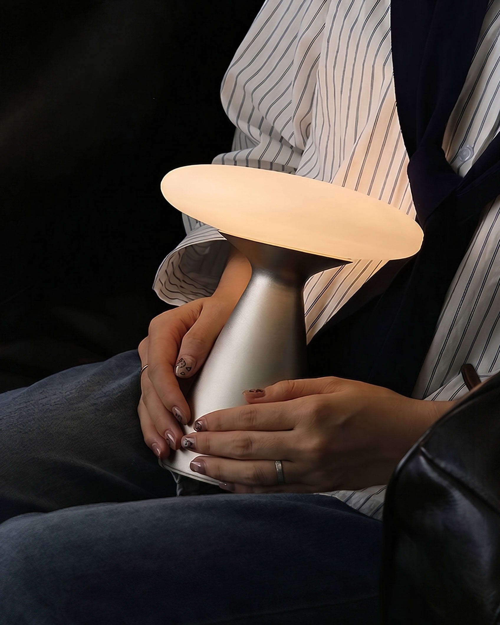 Lorcan Matte Table Lamp (built-in battery)
