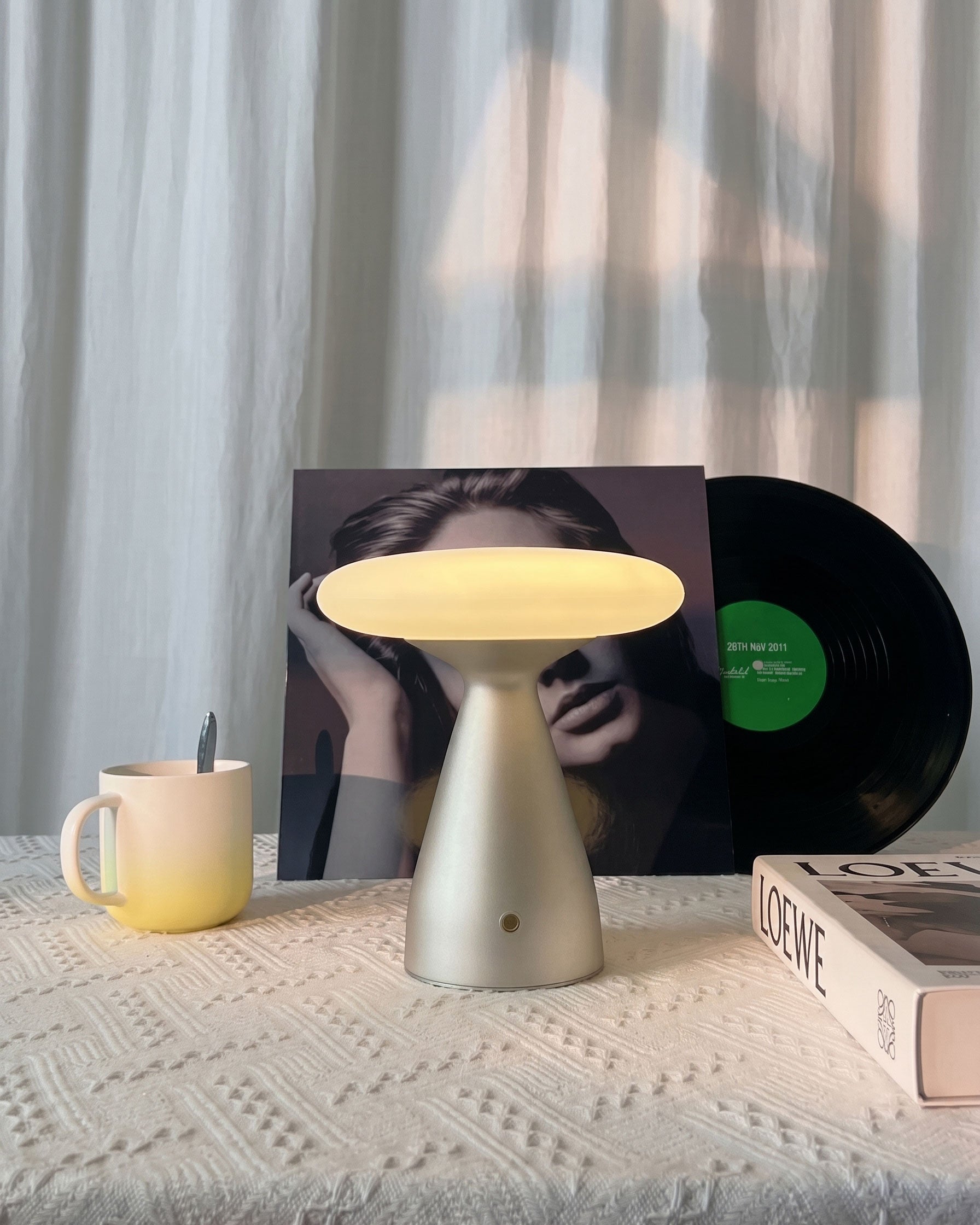 Lorcan Matte Table Lamp (built-in battery)