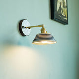 Model B ∅ 6.7″ x H 2.4″ (Walnut color)