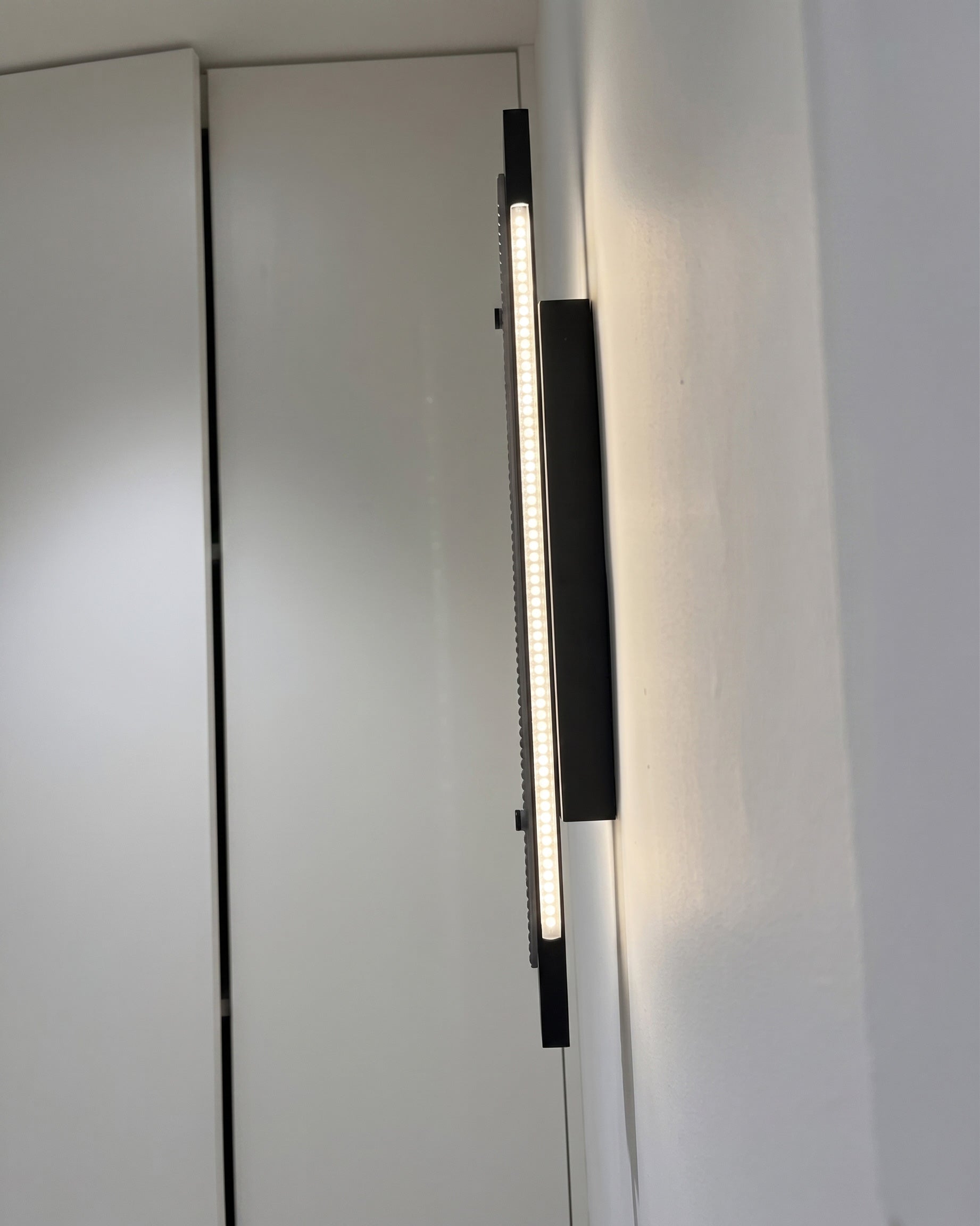 Thao Fluted Glass Wall Sconce