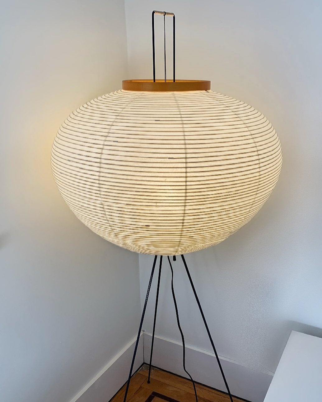 Akari Series Floor Lamp.