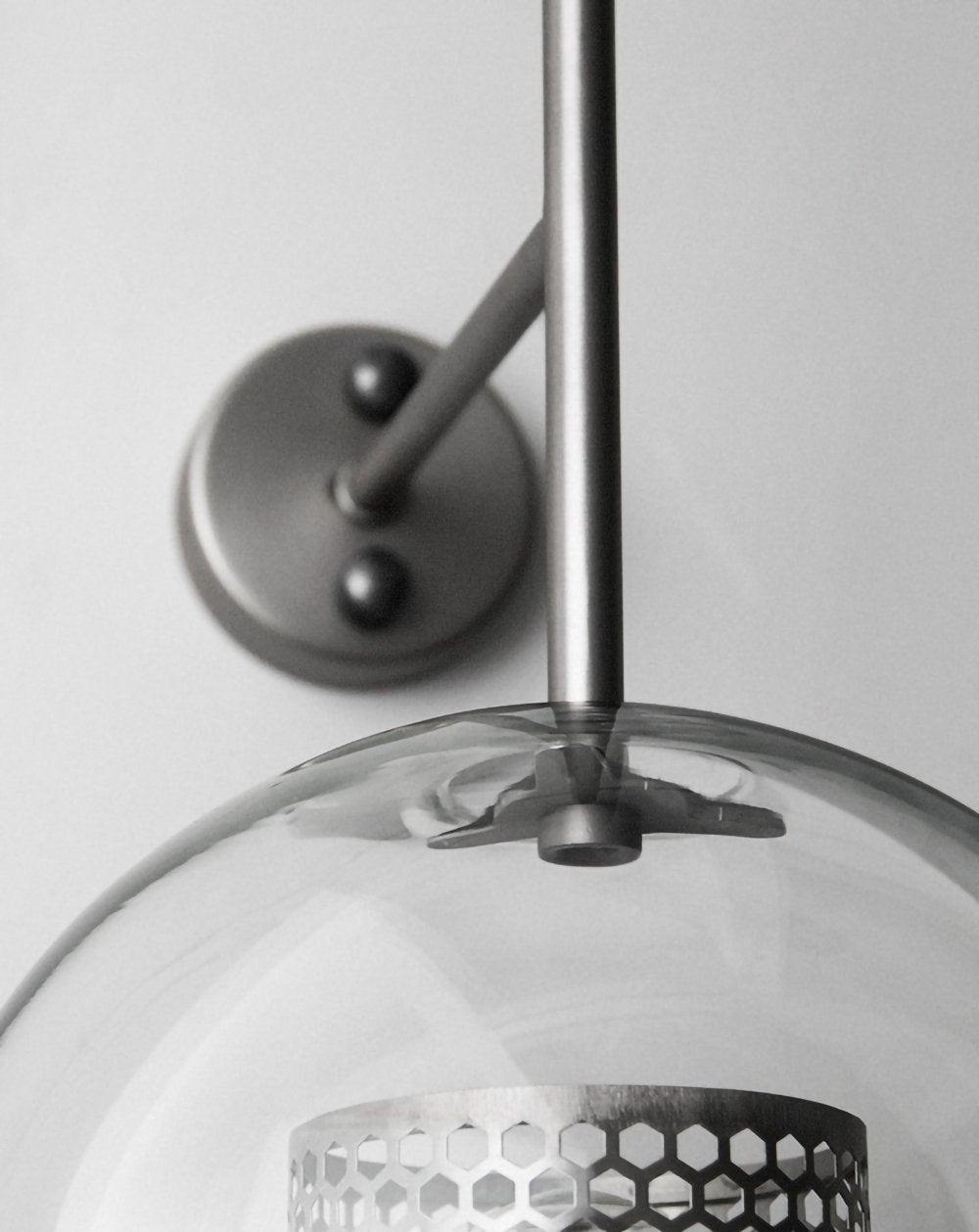 مصباح حائط زجاجي من تشيسويك