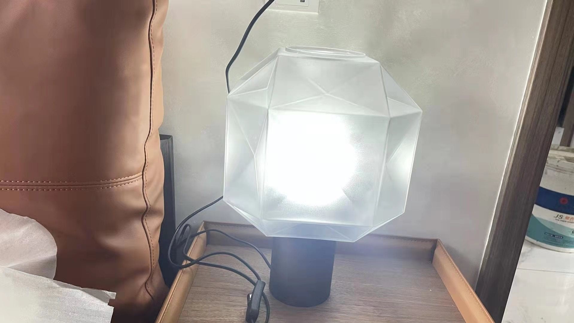 Würfel-Tischlampe