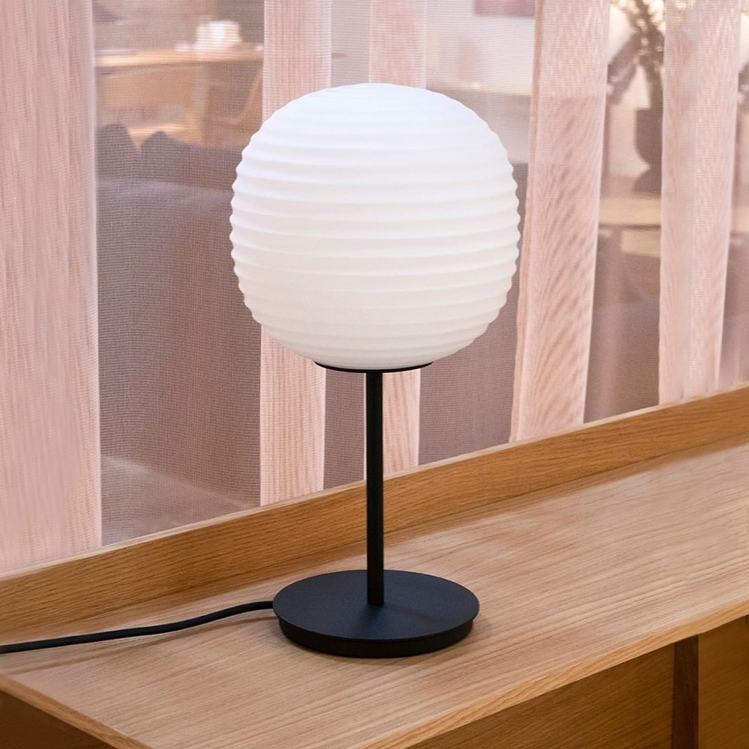 Lámpara de mesa linterna