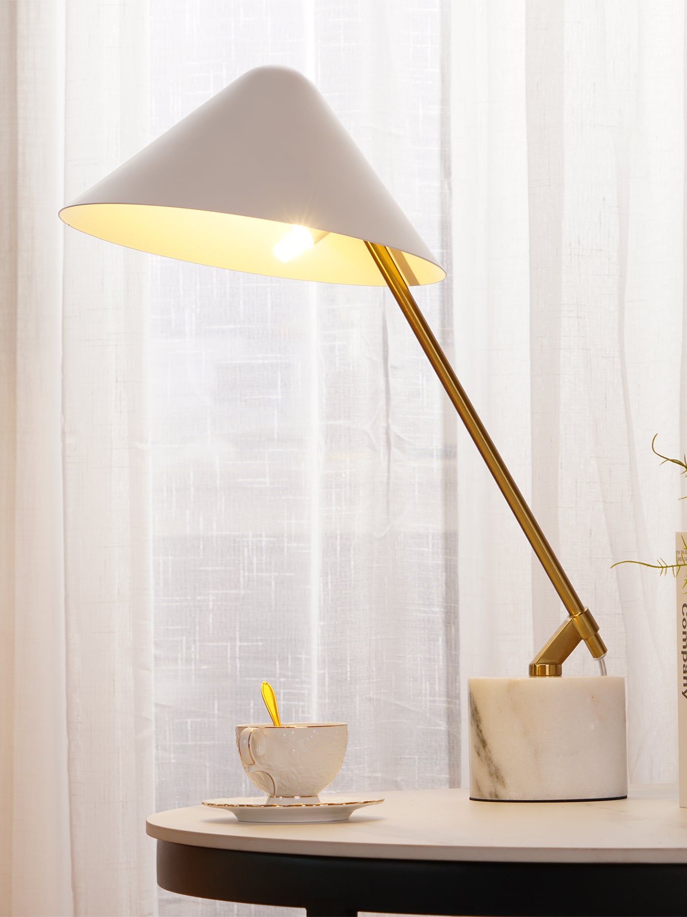 Small Hat Table Lamp