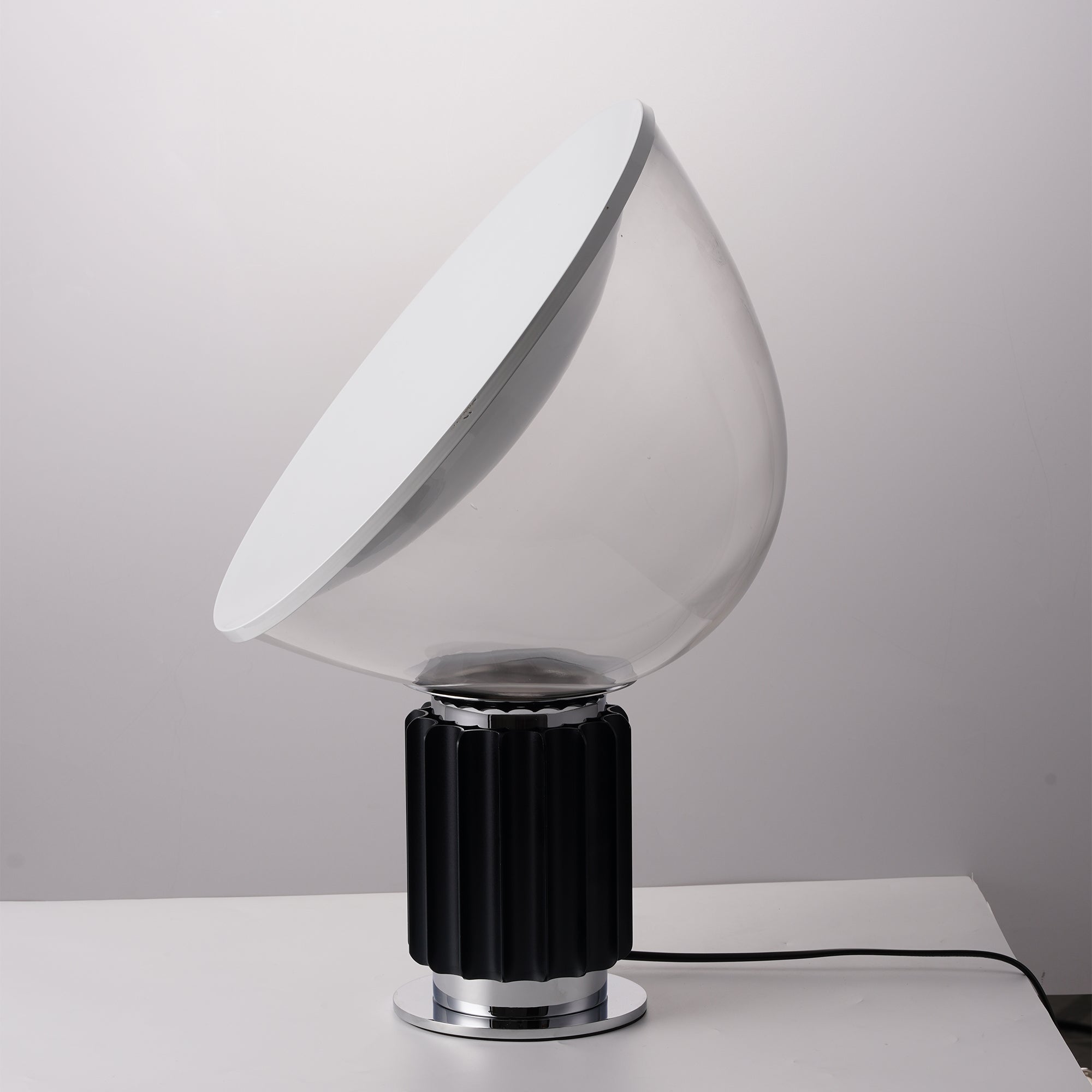 Lámpara de mesa LED Taccia