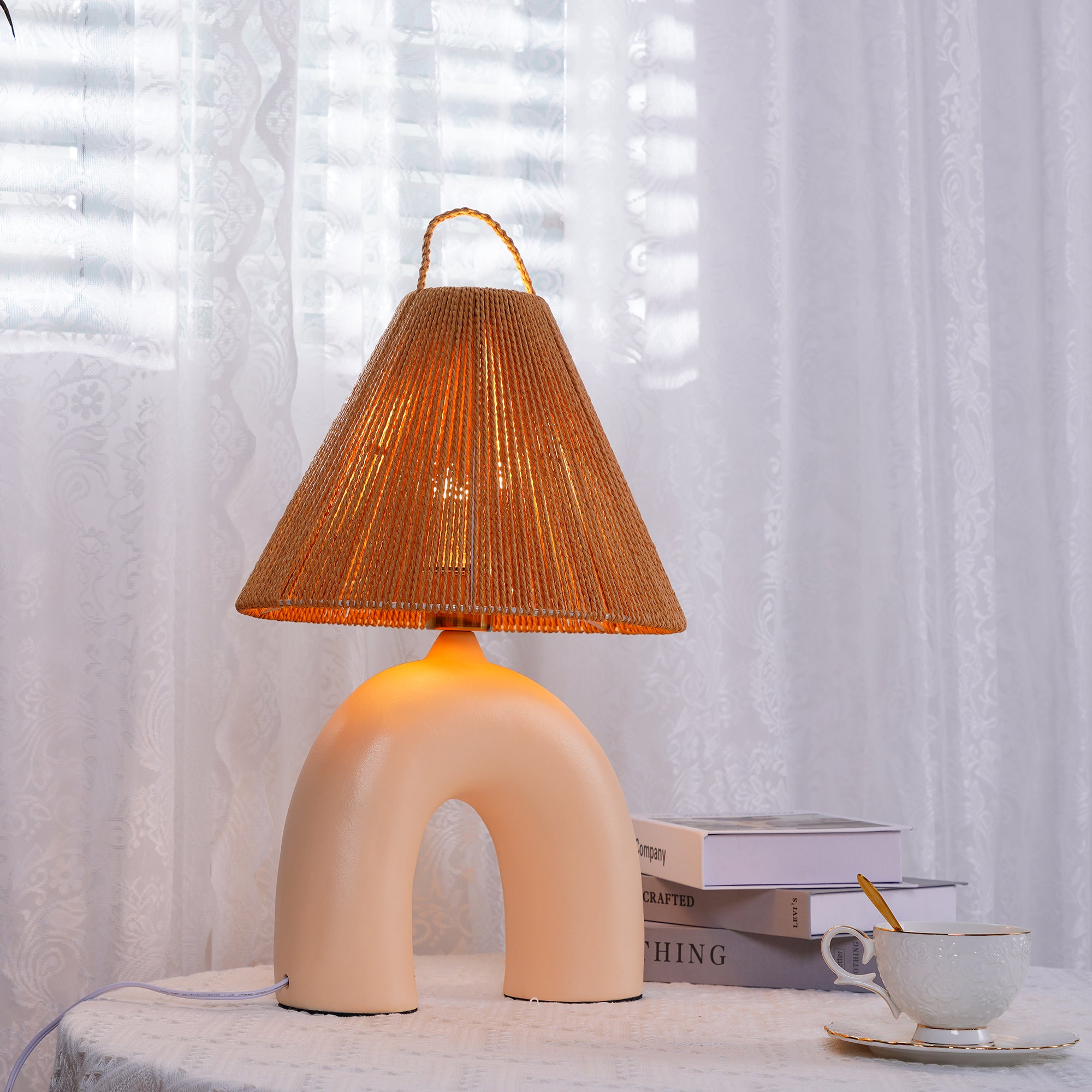 Lámpara de mesa de cerámica Volta