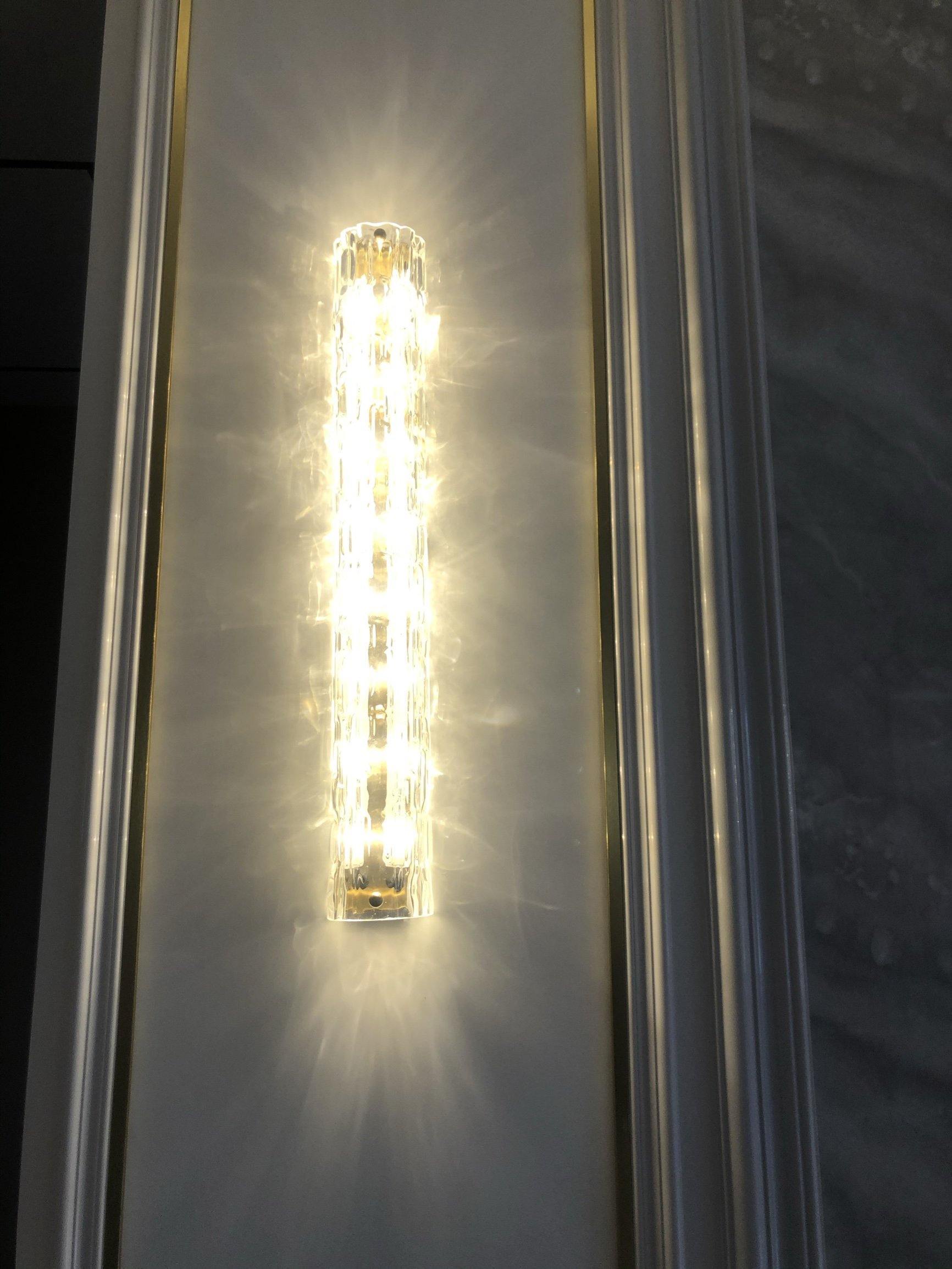 Water-grained glass wall lamp