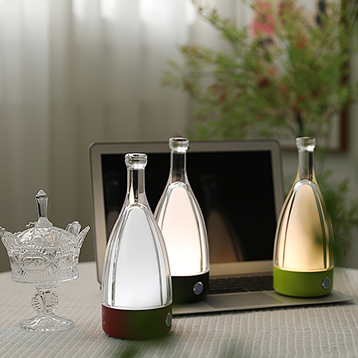 Lámpara de mesa con botella de vino