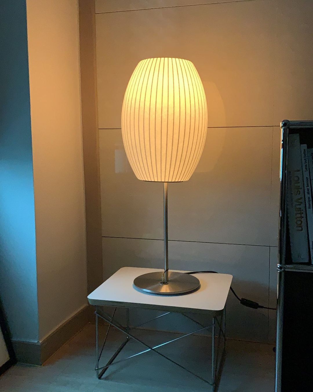 Lámpara de mesa Nelson